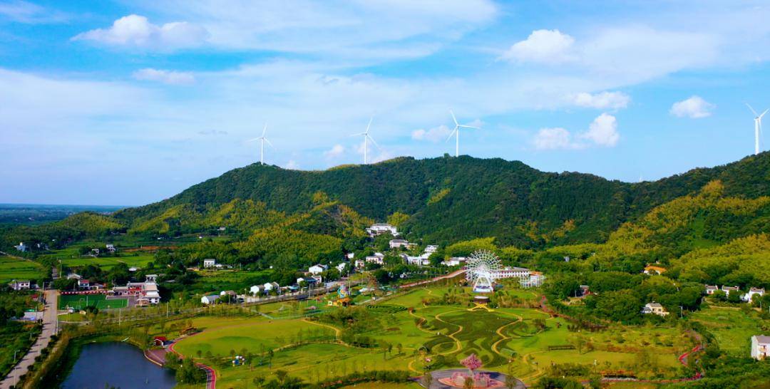 目前,石首已初步形成风情桃花山,生态天鹅洲,古韵走马岭全域旅游 "