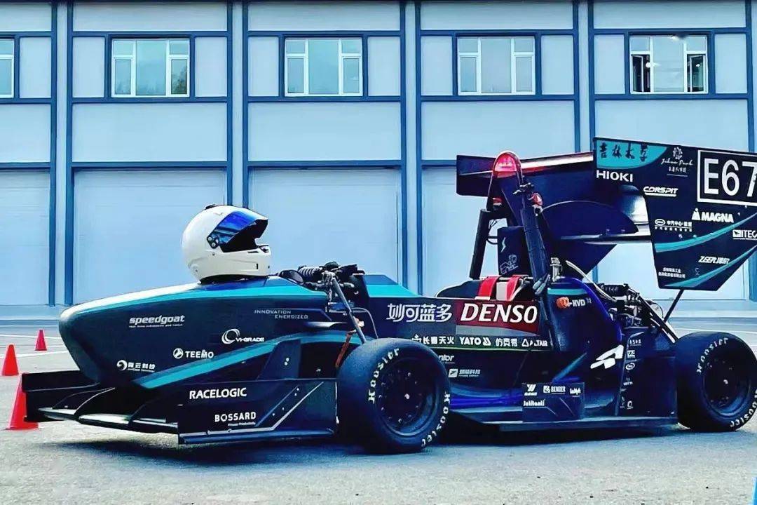 飞驰人生华英校友获方程式赛车全国总冠军