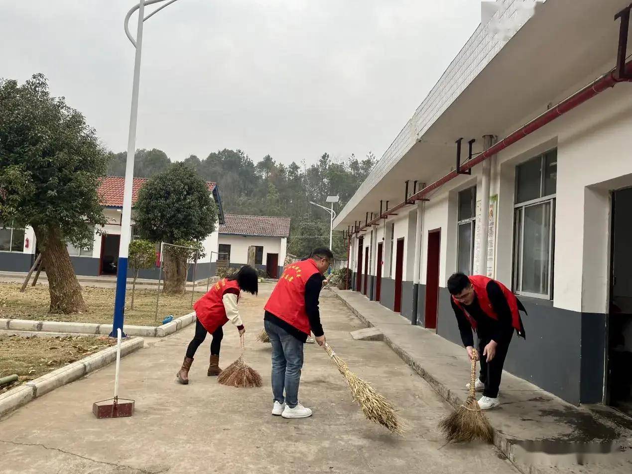 敬老院打扫卫生图片图片