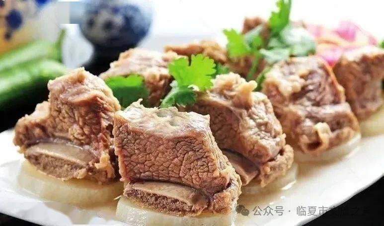 鲜香麻辣叫人欲罢不能蘸一点料汁,牛肉口味更加香浓蘸料也可以根据
