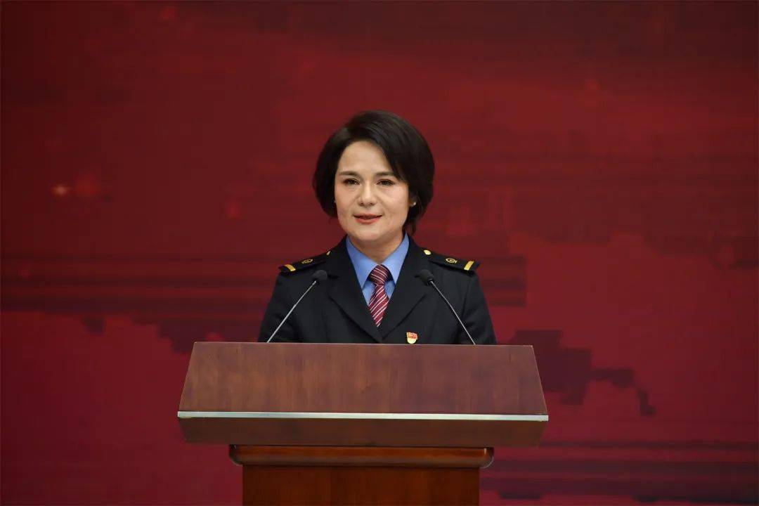 第六届最美铁路人先进事迹首场报告会隆重举行米尔班艾依提倾情讲述