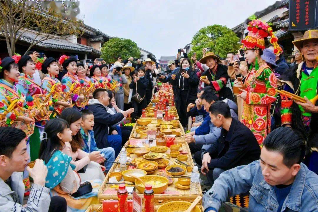 巍山小吃节明天启幕,乘着列车去逛吃!