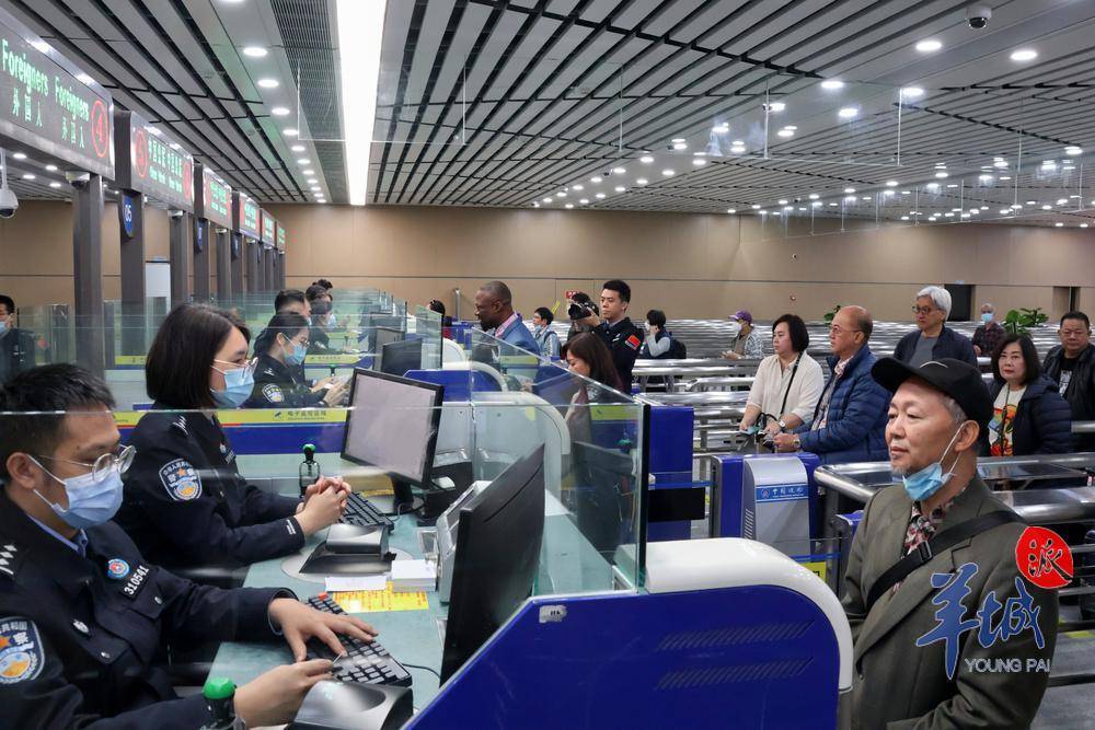 珠海拱北口岸主联检楼出境入境大厅恢复使用