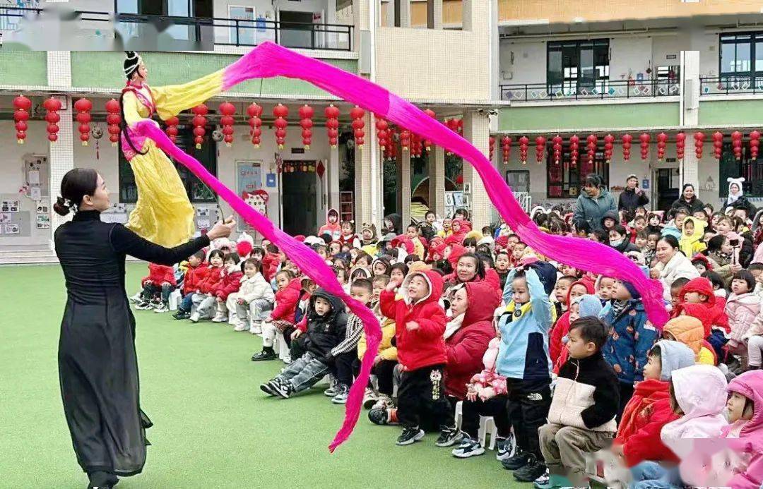 龙岩迎龙年干好每一天龙岩市教育系统舞动东风育桃李躬耕杏坛绽芳菲