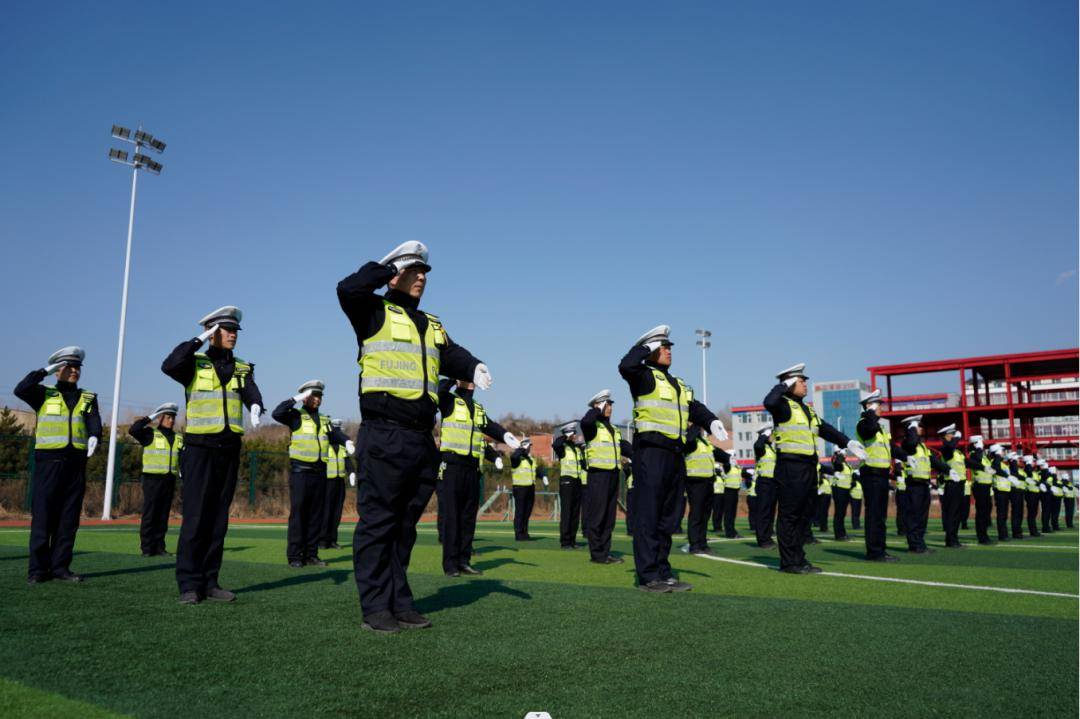 潢川交警大队警员图片图片