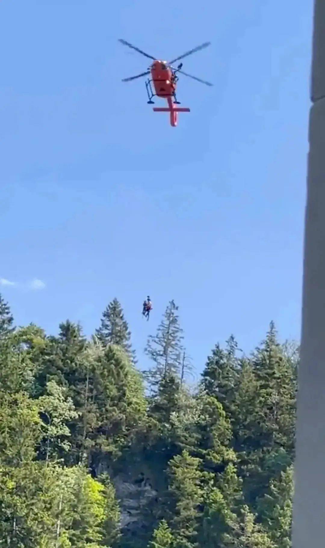 判决华女在旅游胜地惨遭诱骗性侵后被抛下悬崖西人男子被判终身监禁