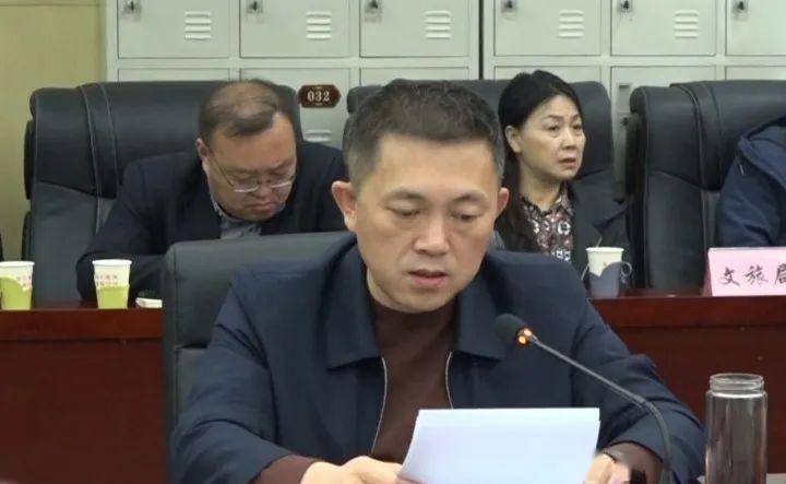 座谈会上,市委副书记,市长贾永祥汇报了我市森林草原防灭火工作情况.