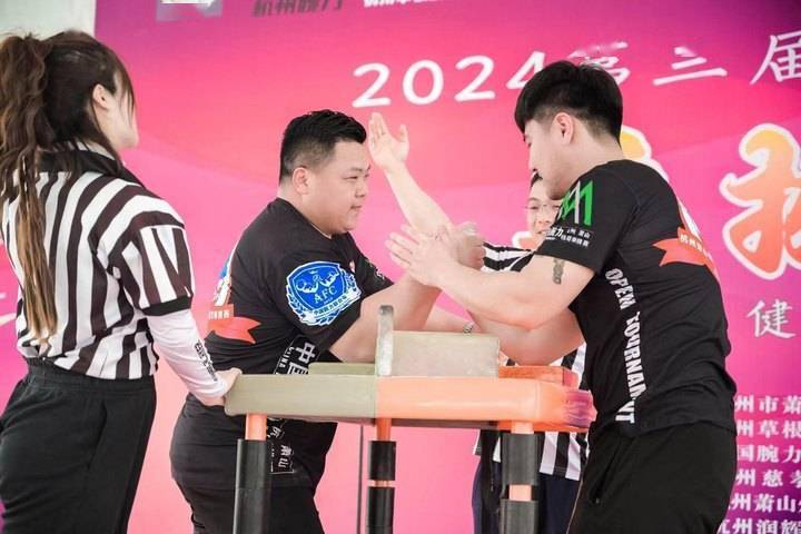 腕力单挑赛落幕,掰手腕远不是你想的这么简单_比赛_选手_受访者