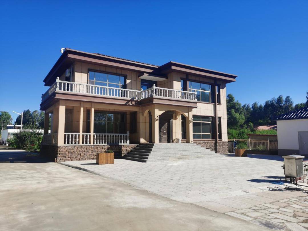 乡村微度假义勒力特镇上演花样年华