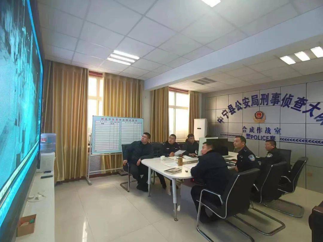中宁县公安局刑侦大队办案民警立即赶到现场展开调查,经查沿线的三所