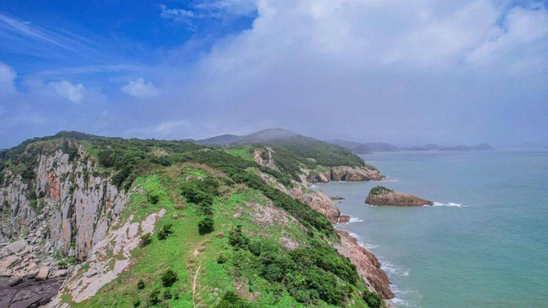 百年古刹黄荆寺是六横岛上规模最大,佛事最兴,备受岛