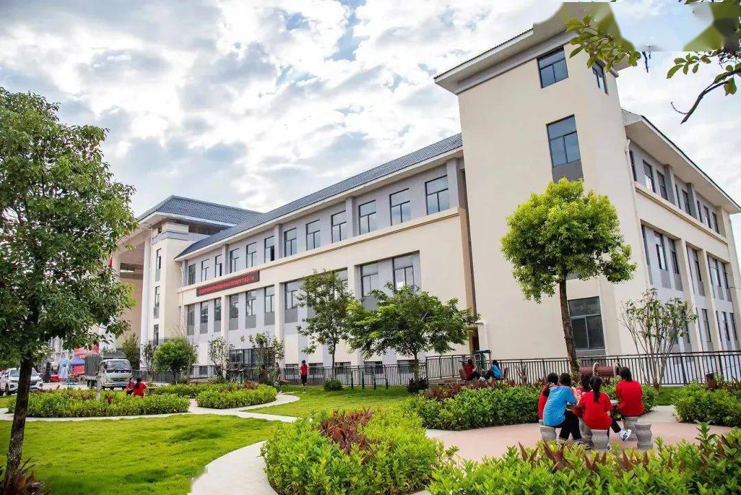 【教育之窗】浦北县第四中学:立足常规抓管理 守正创新提质量