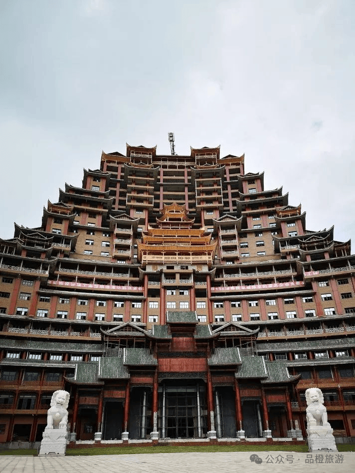 一幢烂尾水司楼,贵州旅游还要还多久债