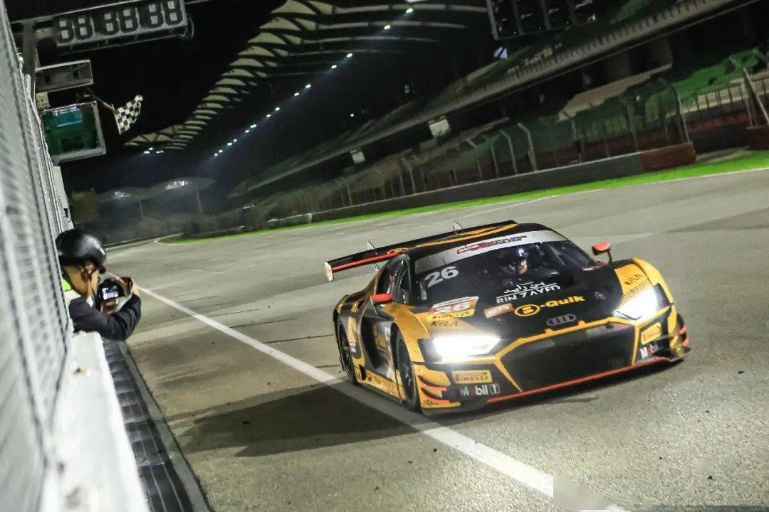 雪邦12小时圆满落幕倍耐力助赛车劲旅完成耐力考验