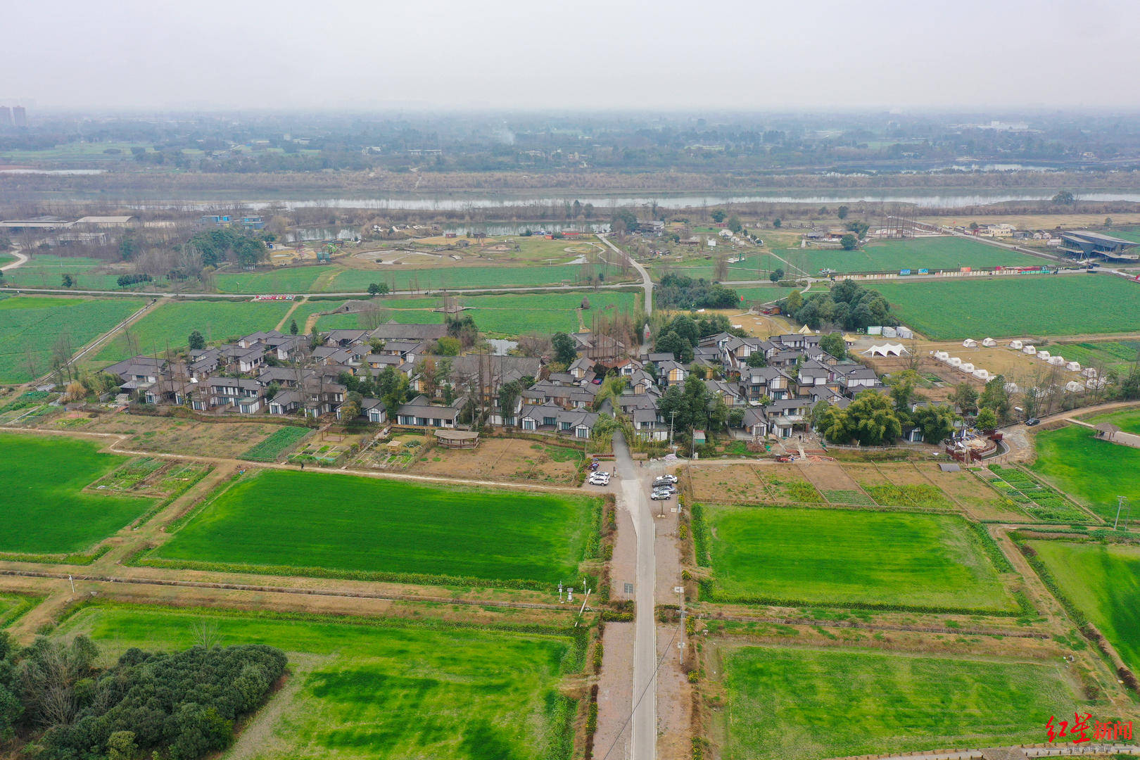 其中,合作区位于大邑县沙渠街道中心镇区,面积约为12平方公里;扩展区