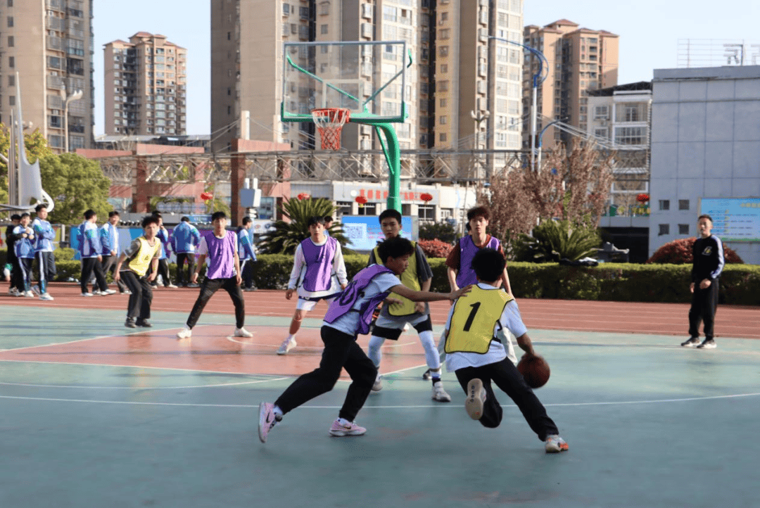 迎篮而上这场篮球赛太飙了每个人都是自己的冠军