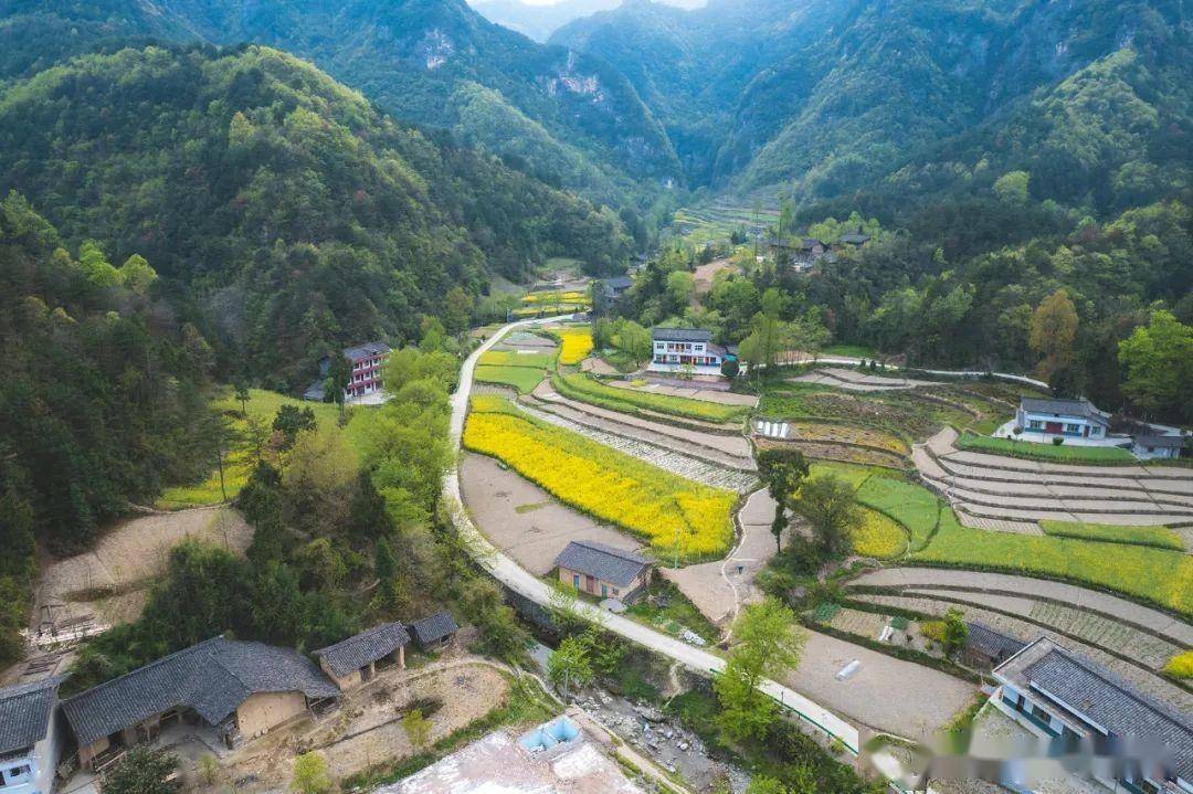 宁强西南的汉江源景区总面积达3680余公顷,是国家4a级旅游景区,分为