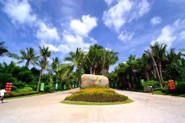 保亭是世界唯一有热带雨林又有天然温泉的地方