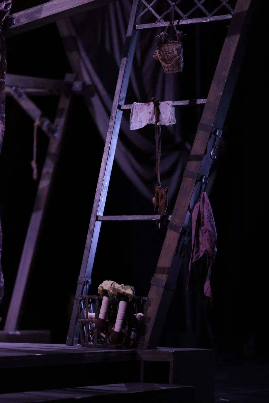 话剧《威廉与我》北京站演前导览招募_演出_戏剧_道具