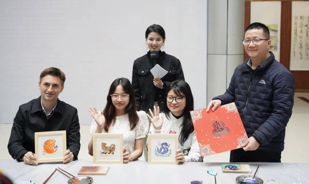 中外青年对话綦江 农民版画拓印人间烟火与城市名片_刘月_创作_作品