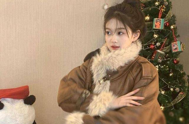 王思聪携美女现身街头小羽疑分手发文女方竟是刚成年网红