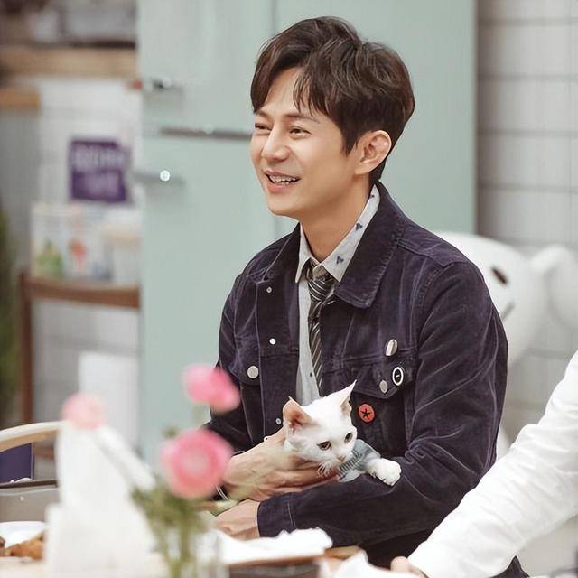 从万人捧到无人问津曾经不可一世的何炅终究是走到了今天