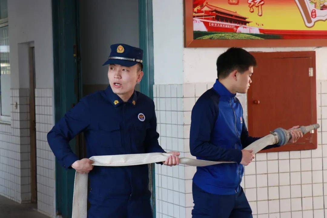 江西省西山学校成功举行教职工消防一警六员培训活动