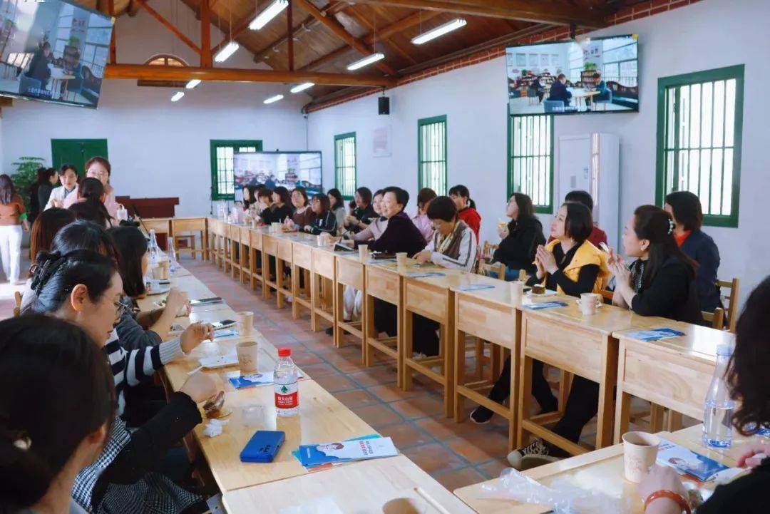 女政协委员,工商联女企业家代表,女侨联委员走进集美嘉庚乡村振兴学堂
