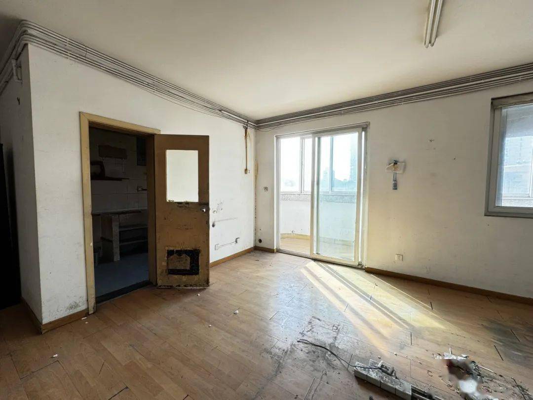 左右滑动查看3楼整层图集注:图片仅供参考,以现场实地为准.