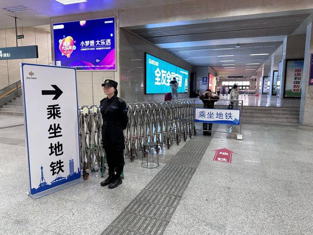在郑州火车站乘车,这些出行提示可别错过!_广场_候车_旅客