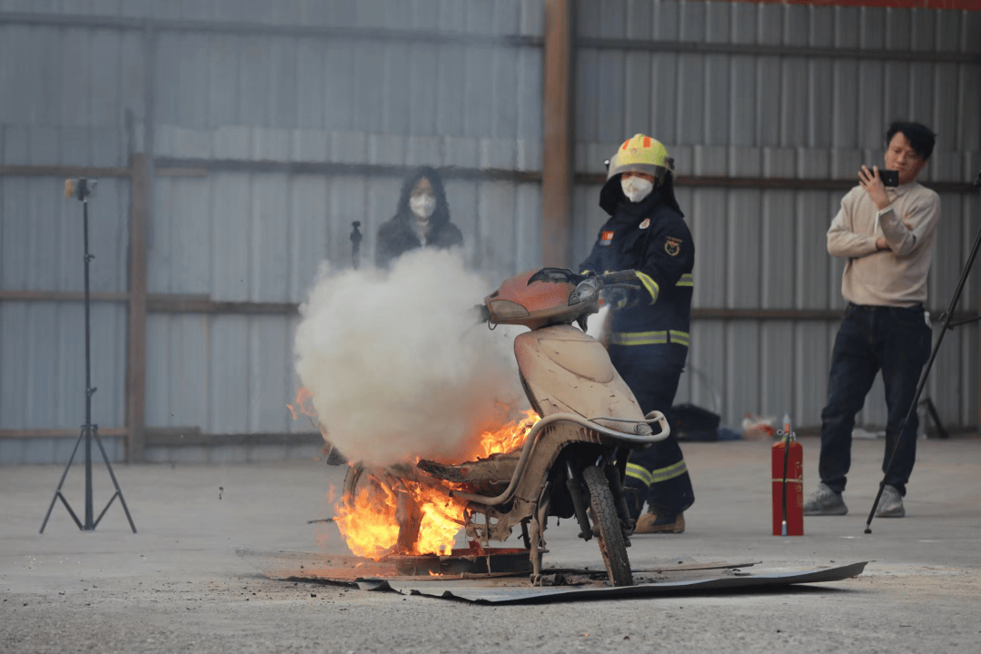 关注锂电池为什么会爆炸起火起火后怎么办