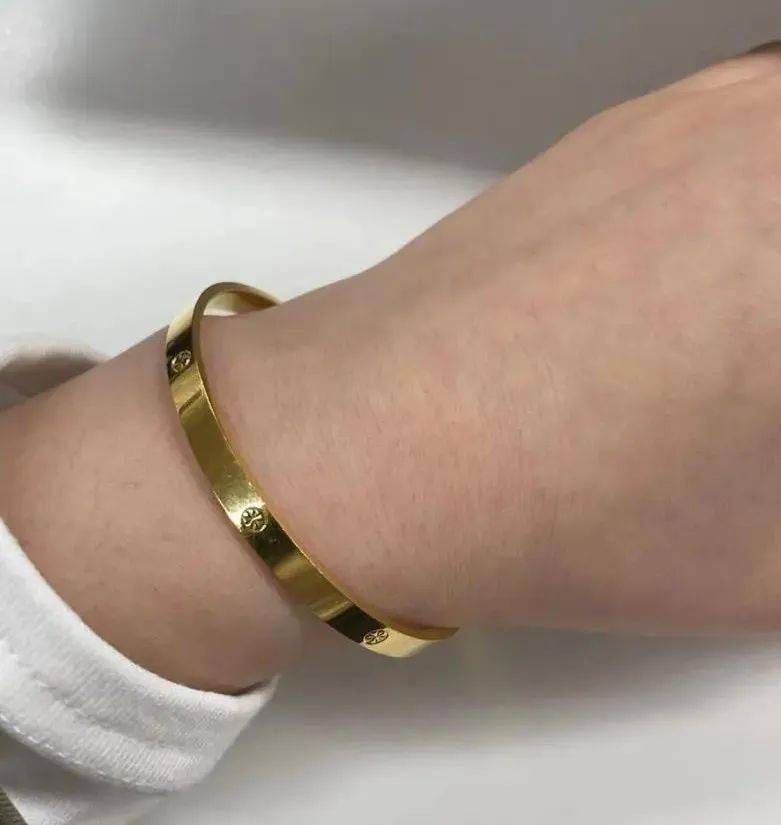 金价一路狂飙年轻人抢疯了