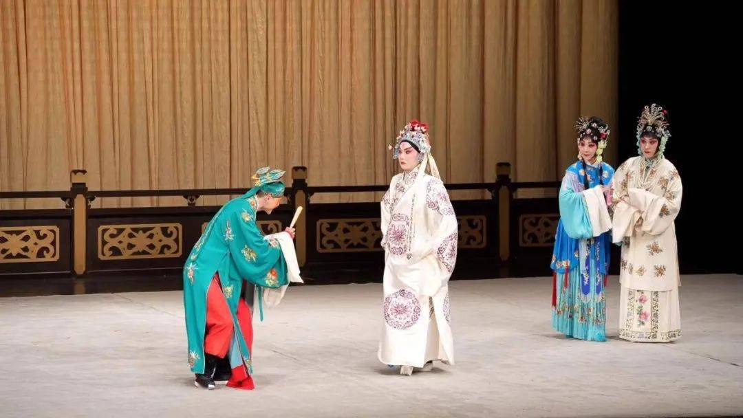 国粹经典在九棵树倾情上演→_京剧_表演_春草