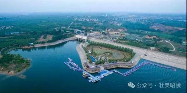 67签约作家首欣泔河印象