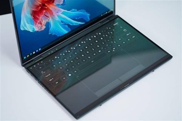 双28koled触控屏华硕灵耀14双屏笔记本图赏