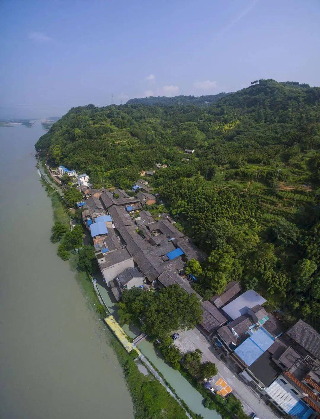 咔嚓咔嚓乐山好水