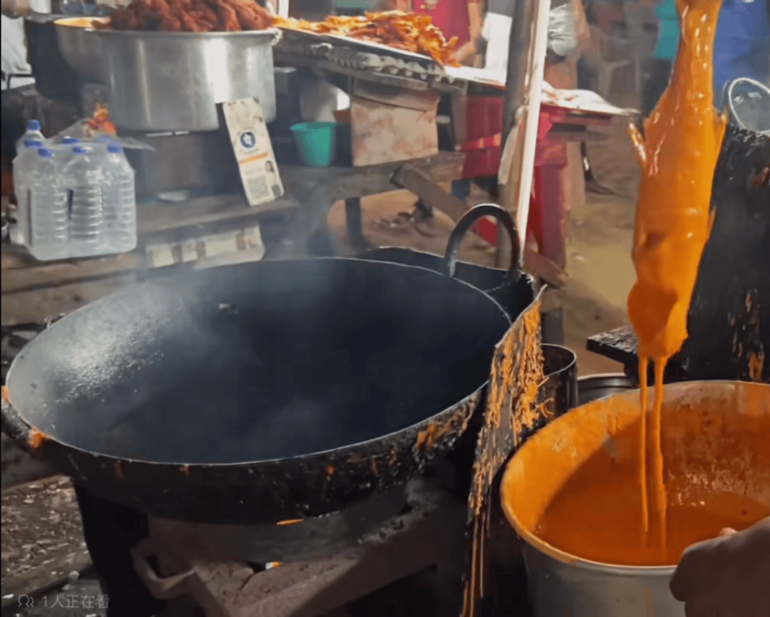 干净又卫生?印度美食给网友看窜稀了