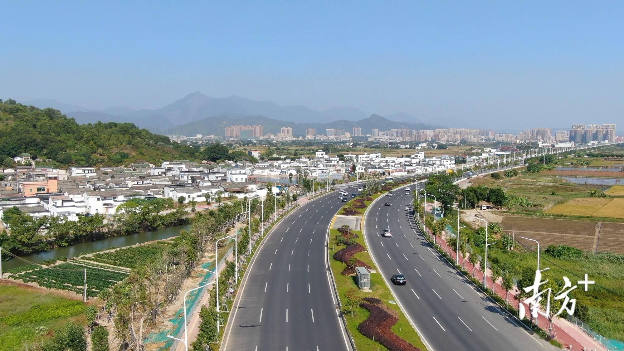 国字号再加码汕尾海丰喜提四好农村路全国示范县荣誉称号