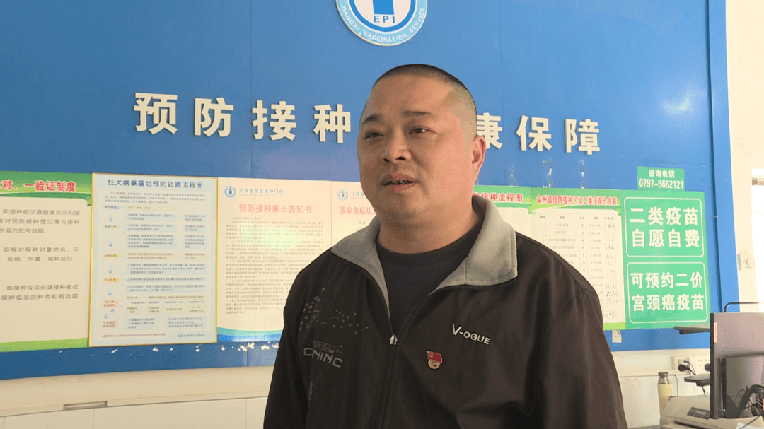 会昌街头暖心一幕……_刘昭_高惠燕_胡冬香