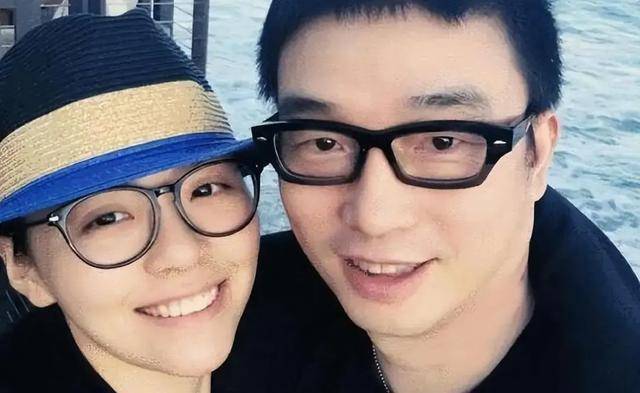 张靓颖:被骗财色15年,打乳钉,分手后给了6个亿的分手费_冯轲_爱情