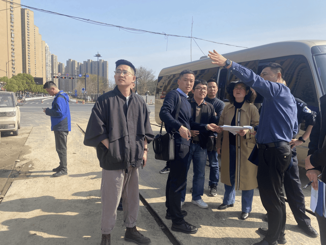 793月22日,市委常委,常务副市长王一鸣召集会商上海服务业招商项目.