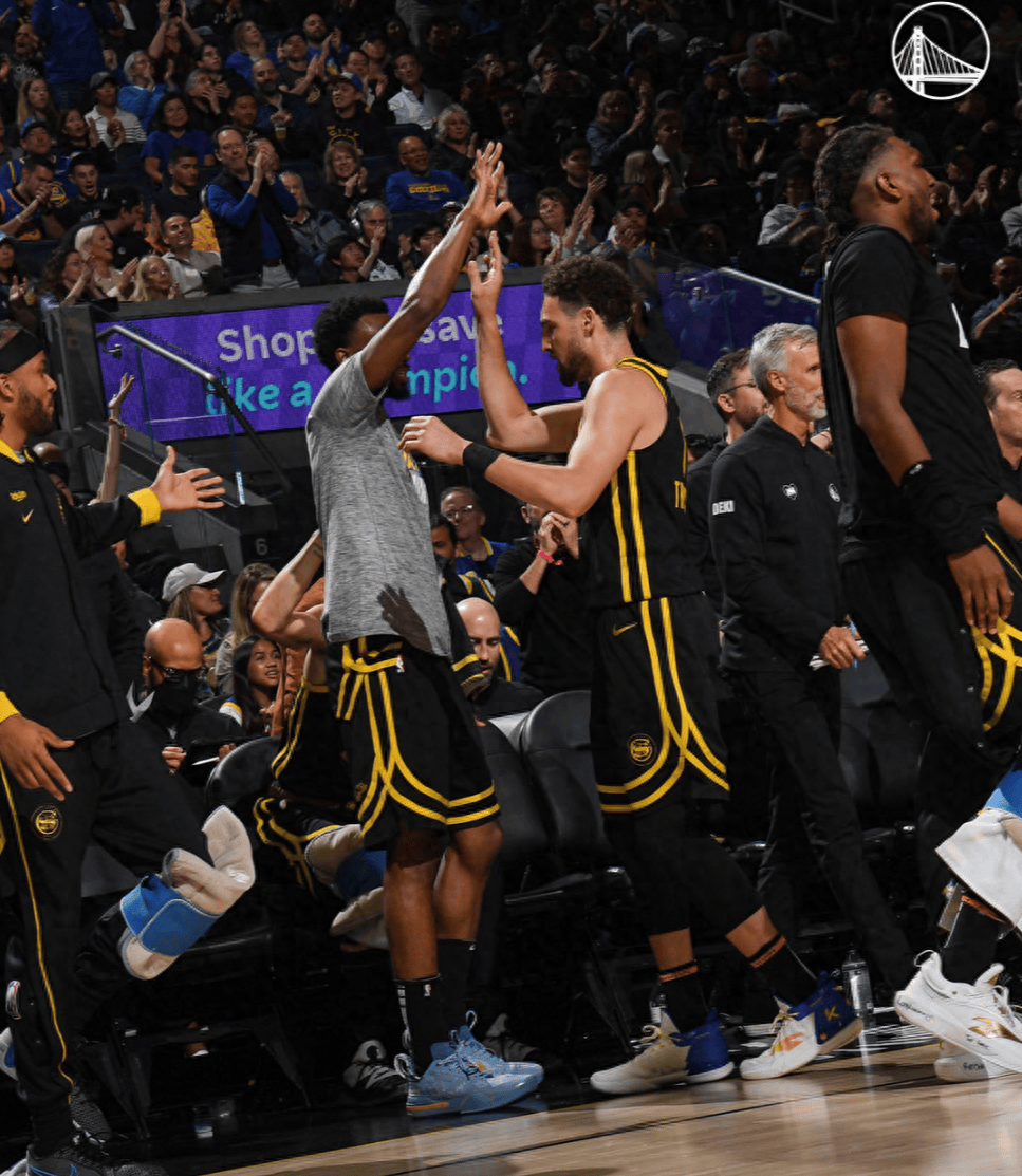 主场球迷倒戈狂嘘勇士西卡2516完压库明加哈利2611碾碎库里