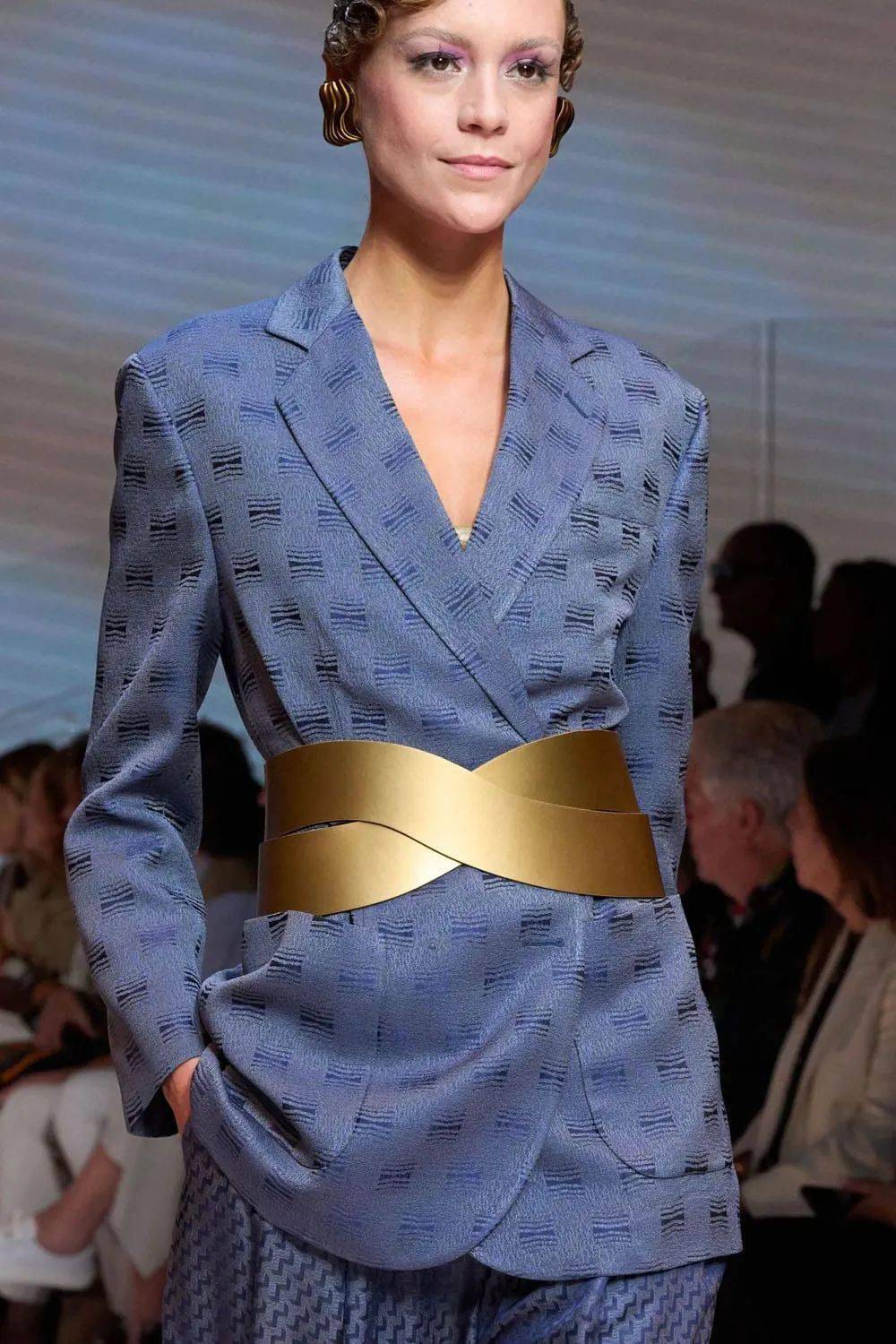 乔治·阿玛尼(giorgio armani)2024春夏系列"海洋之恋"时装秀