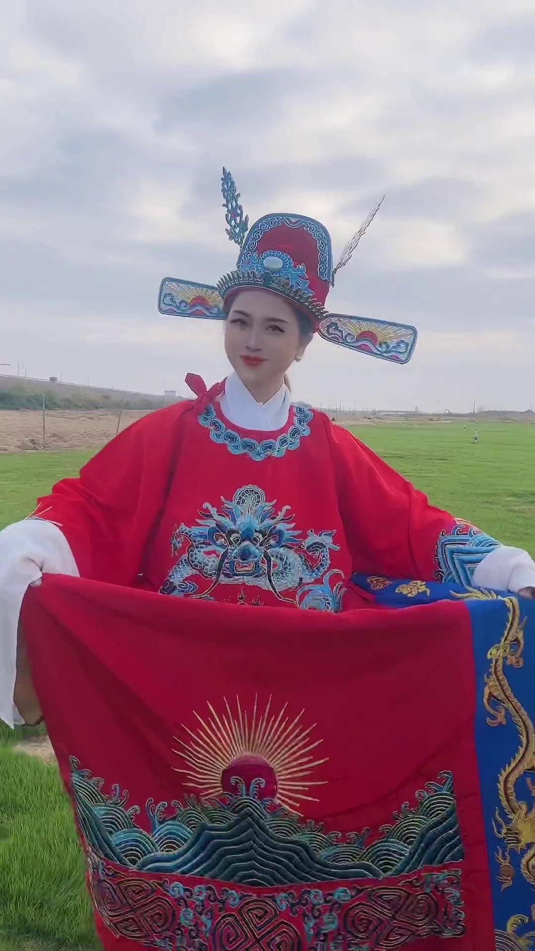 卖锁的采茶戏演员华子 南昌采茶戏演员 华子来段黄梅戏女驸马送给大家