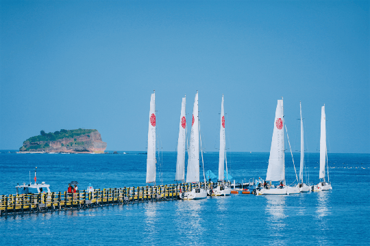 广西人连休4天三月三来北海踏春潮