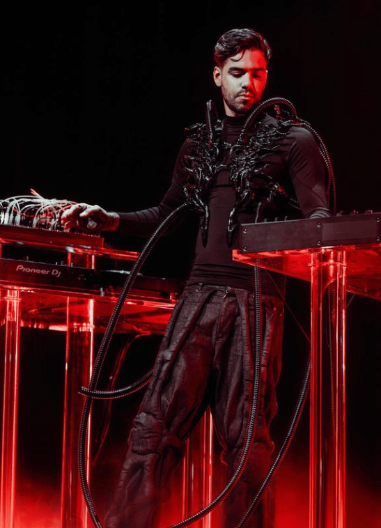 他本名叫matteo milleri,出生于1988年,目前是dj兼音乐制作人.