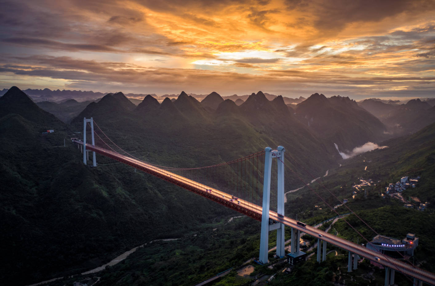 安顺:合力打造一流旅游城市"金名片"_黄果树_景区_文化