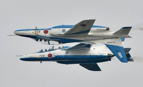 报道称,日美两国政府正在就联合研制航空自卫队t-4教练机替代机型一事