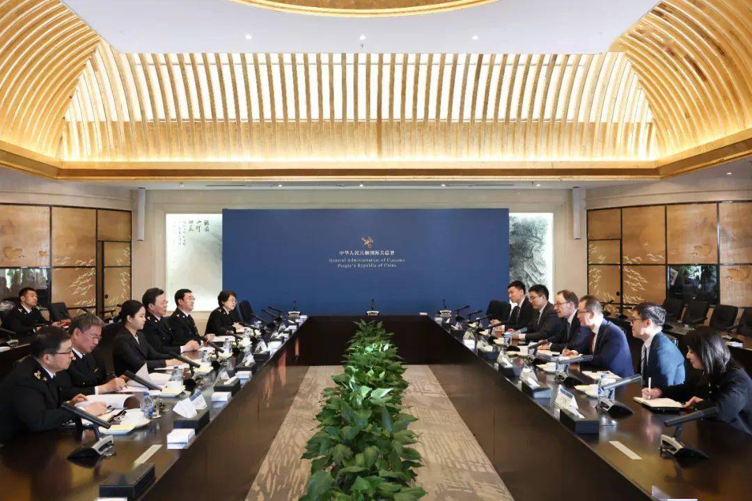 海关总署署长俞建华会见雀巢集团ceo马克施奈德
