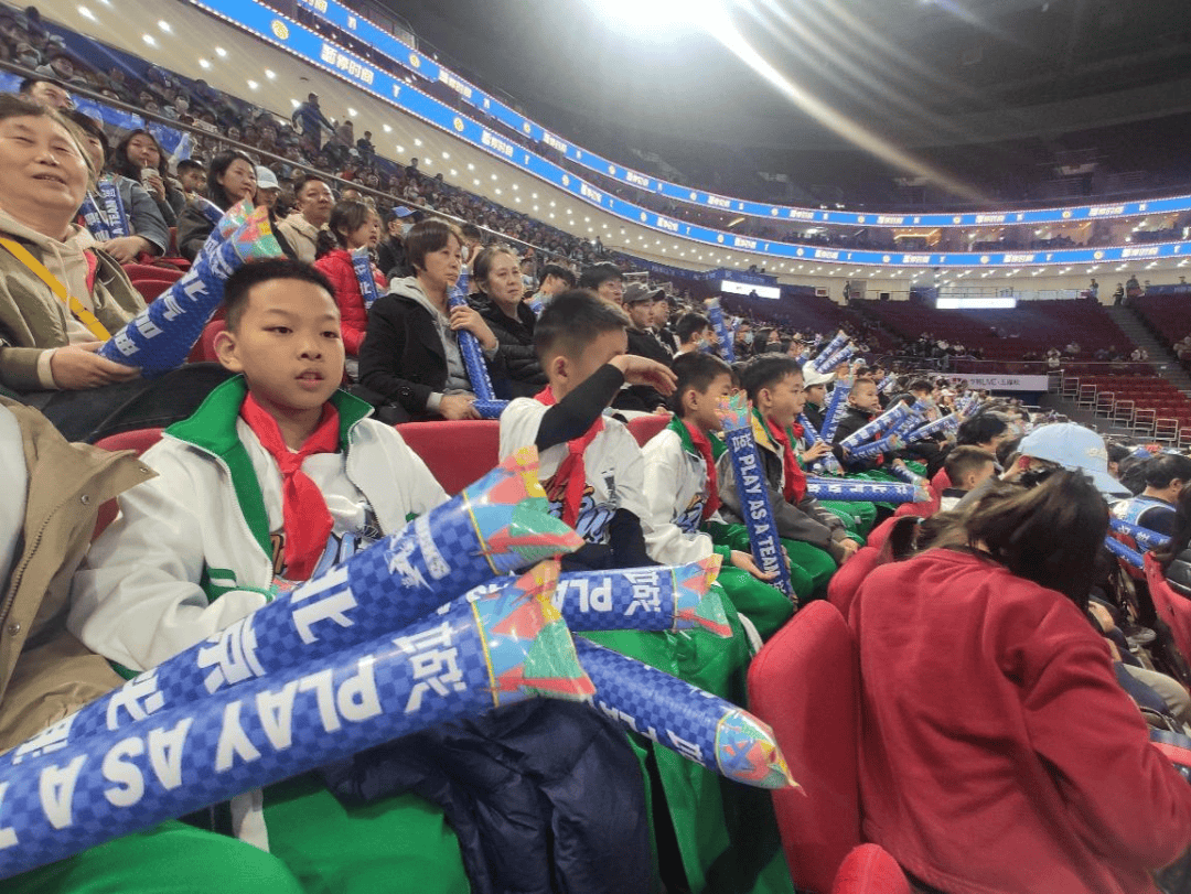 亮相顶级篮球联赛点燃成长高光时刻